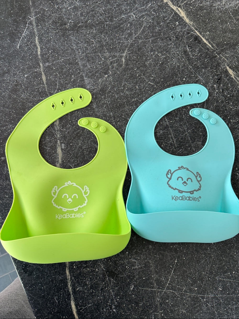 KeaBabies Silicone Feeding Bibs in Green & Blue